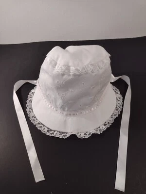 #19 Gorro bebé 9-12 mos talla 14 cinta blanca, ribete rosa, encaje ojal Foto 1 de 4