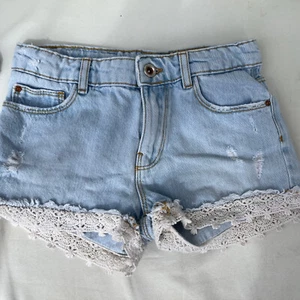 Zara Kids Jean Shorts Distressed Lace Trim Denim Light Blue Size9 - Picture 1 of 7