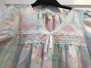 VTG Miss Elaine Classics Woman's Nightgown Knee Length Floral Short Sleeve Med - Picture 1 of 8