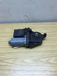 VW PASSAT B5.5 01-05 PASSENGER SIDE REAR ELECTRIC WINDOW MOTOR 0130821697 - Picture 1 of 9