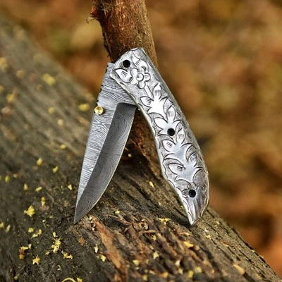 Damascus Folding Blade Pocket Knife - Hunting Skinner- Steel Engraved Handle - Image 1 of 4
