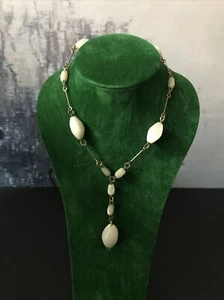Vintage 1920 - 30's MOP & gold-tone wire necklace. - Picture 1 of 6