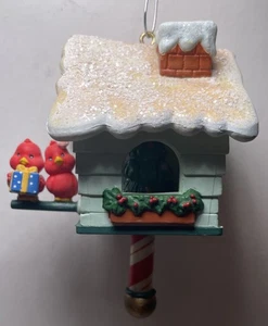 Vintage Lustre Fame Pair of Red Love Birds Tree House Christmas Tree Ornament - Picture 1 of 5