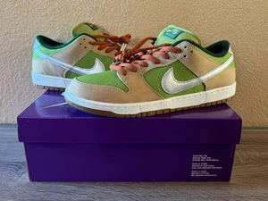 Nike SB Dunk Low Escargo para hombre talla 13 - FQ7585-200 sésamo/metálico plateado-pera - Imagen 1 de 8