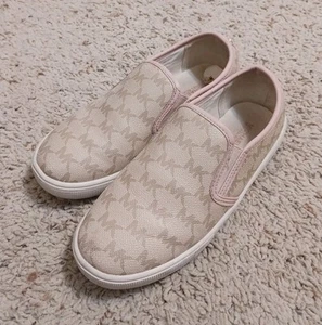 Scarpe Michael Kors taglia 3 mocassini slip on rosa chiaro con motivo logo grigio - Foto 1 di 8