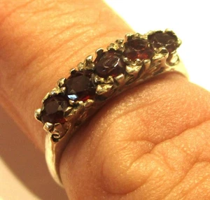 STERLING SILVER OLD VINTAGE GARNET 5 STONE DRESS RING SIZE M - Picture 1 of 2