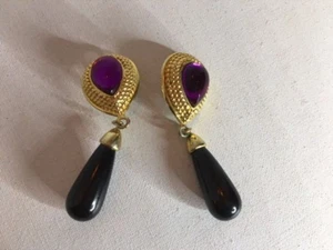 Vintage Beautiful Clip On Earrings Purple Stone Gold Setting Black Teardrop - Picture 1 of 2