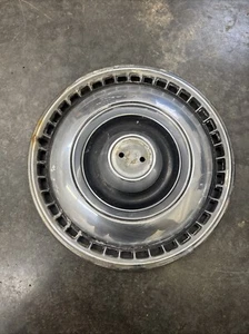 vintage hubcaps - Picture 1 of 3