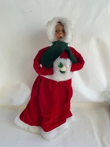 Byers Choice Caroler Early 1987 Mrs Claus in Red Velvet  Fur Muff & Green Scarf - Picture 1 of 8