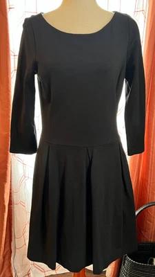 Banana Republic EUC black dress size 10 fit-and-flare 3/4 sleeve stretch viscose - Image 1 of 4
