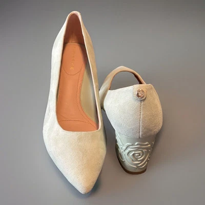 Taryn Rose Marigold Leather Slip On W/Embossed Heels Size 8.5 Aloe Green NWOB - Image 1 of 4