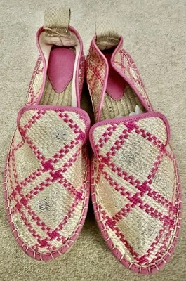 Beautiful  Size 6 / 39 Pink / Natural Espadrilles . Silver-Coloured detailing . - Image 1 of 4