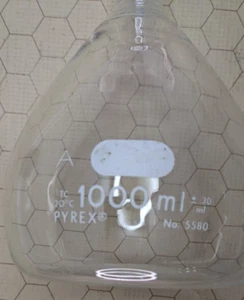 Pyrex # 5580 1000 ML 1L Glass Volumetric Flask Mad Scientist Lab Halloween Decor - Picture 1 of 8