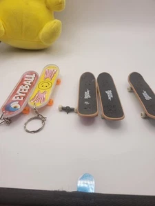 Teck Deck lotto di 3 con 2 portachiavi mini skateboard 1 mazzo manca dado - Foto 1 di 6