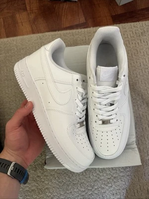 Talla 8.5 - Nike Air Force 1 '07 Low Triple Blanco Foto 1 de 4