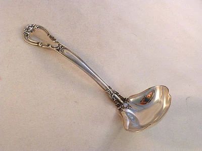 CUCHARÓN DE SALSA ESTERLINA CHANTILLY-GORHAM Foto 1 de 2