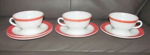 Vintage Gold Label Pyrex USA Flamingo White Red Pink 3 Cups & 4 Saucers - Picture 1 of 3