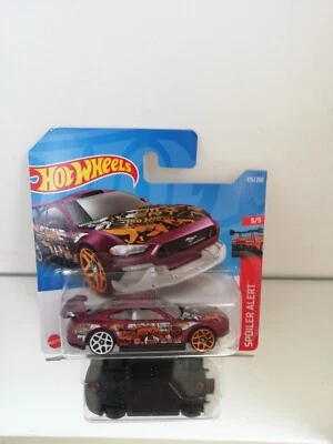 Hot Wheels Custom 18 Ford Mustang GT su scheda - Immagine 1 di 3