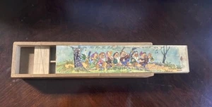 Vintage Disney's Snow White & The Seven Dwarfs Wooden Pencil Box- 1950s?- Japan - Picture 1 of 7