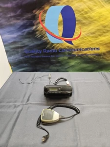 Radio bidireccional de banda baja Vertex Standard VX-3000L con micrófono - Imagen 1 de 8