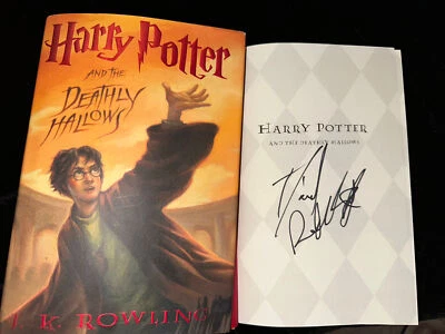 Daniel Radcliffe Signed Harry Potter Deathly Hallows Book Hard Cover 1st Edition - Image 1 of 4