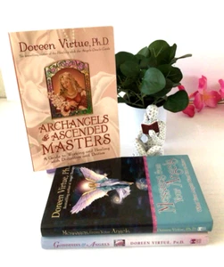 3 Bücher von Doreen Virtue Books: GÖTTINNEN & ENGEL + BOTSCHAFTEN VON DEINEM ENGEL - Bild 1 von 13
