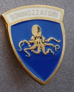 DISTINTIVO smaltato Sommozzatore - Polizia di Stato - vintage - dismesso - Foto 1 di 3