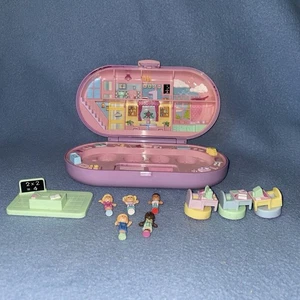 Vintage Polly Pocket 1992 Stampin School Playset Bluebird unvollständig -1 Stempel gebraucht - Bild 1 von 18
