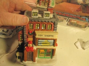 Ceramic Toy Shoppe, illuminated, no box - Picture 1 of 5