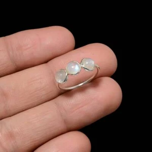 Anello con pietre di luna trio di pietre preziose anello in argento sterling 925 - Foto 1 di 4