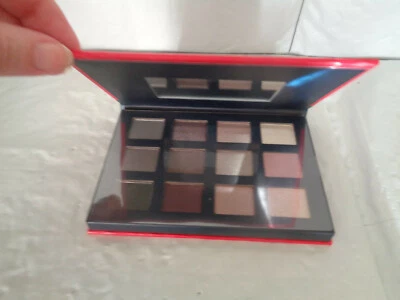 Avon (12) Eyeshadow - She Dreams of Silver Palette - New - Image 1 of 3