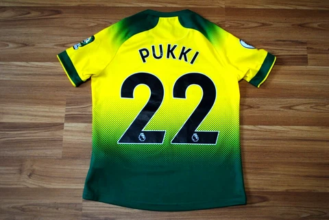 WOMENS SIZE 38 NORWICH CITY HOME FOOTBALL SHIRT 2019-2020 JERSEY 22 PUKKI SIGNED Cover