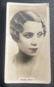 J Sinclair LTD  - Radio Favourites No39 - Anona Winn Card 1930-1939