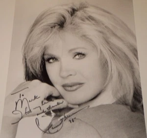 CONNIE STEVENS / STRIKING 8 X 10 B&W AUTOGRAPHED PHOTO - Picture 1 of 1