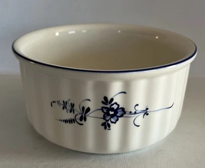 Villeroy & Boch Vilbofour 6.5” Open soufflé casserole Oven to Table Bowl - Image 1 of 4