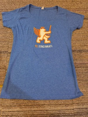 Camisa para mujer FC Cincinnati cuello en V azul manga corta talla grande Foto 1 de 4
