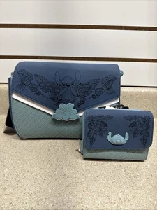 NUOVO! SET borsa a tracolla e portafoglio Loungefly Disney Stitch ricamato floreale blu - Foto 1 di 7