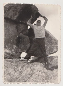 A Moment of Strength Handsome Young Man Attractive Male Snapshot Gay Int Photo - Picture 1 of 7