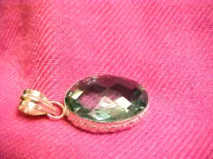 SIGNED 925 Green Faceted Quartz Solitaire Pendant Sterling SilverGREAT GIFT IDEA - Picture 1 of 4