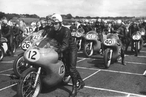 Norton Factory 500cc Geoff Duke Ulster Grand Prix 1959 motocicleta parrilla de arranque  - Imagen 1 de 1
