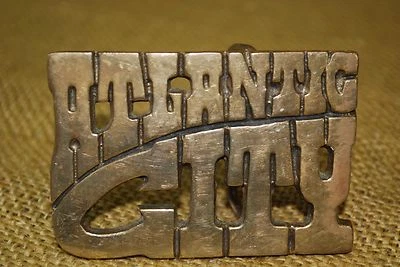 Hebilla de cinturón vintage de latón macizo ATLANTIC CITY para hombre figurativa de 3" de ancho Foto 1 de 4
