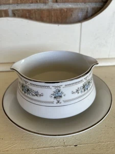 Vintage Wade - Fine Porcelain China Ellington (Japan)  Round Gravy Boat W/ Plate - Picture 1 of 7