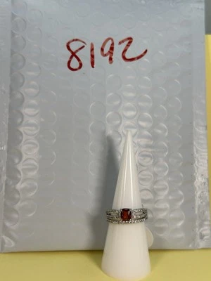 Nuevo con etiquetas Anillo Bomba Fiesta Talla 7 RBP Conjunto de 2 piezas Bandas Rojo Radiante Rodio P Joyería Foto 1 de 4