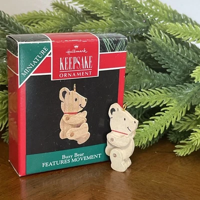 Oso ocupado miniatura madera sello móvil adorno de recuerdo vintage 1991 Foto 1 de 4