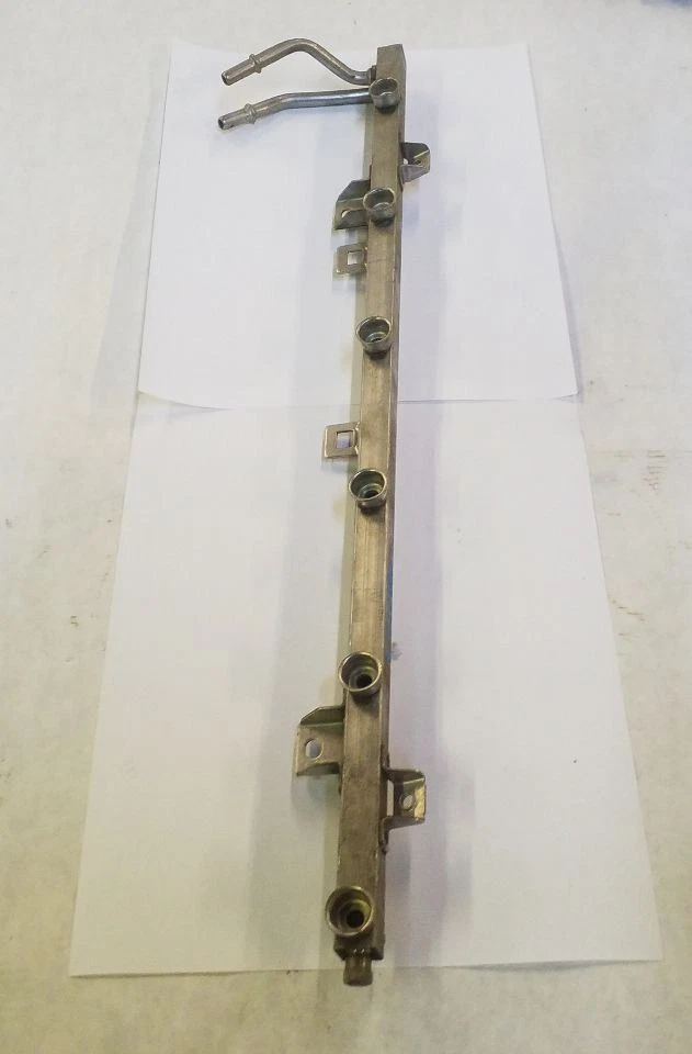 3.2L Fuel Rail | Fits 1997-2000 BMW Z3 328i - Image 1 of 4