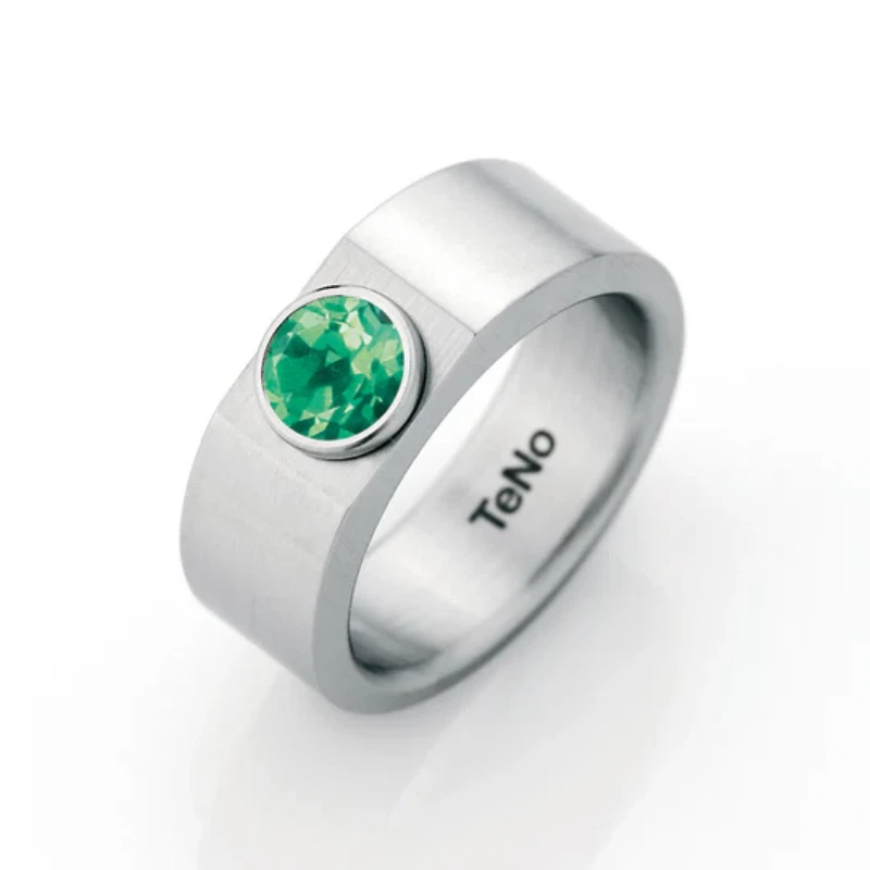 Anillo Teno de acero inoxidable de 7 mm con topacio verde Foto 1 de 1
