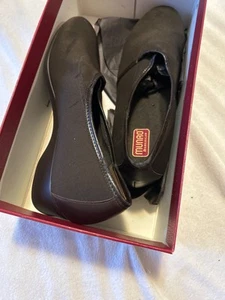 new in box, never worn pair of shoes in original box - Picture 1 of 24