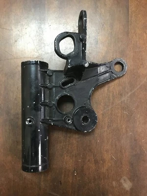 OEM HORQUILLA SOPORTE OREJA LUZ CABEZA DERECHA 1978 1980 KAWASAKI KZ1000 Z1R 44033-1012 Foto 1 de 4