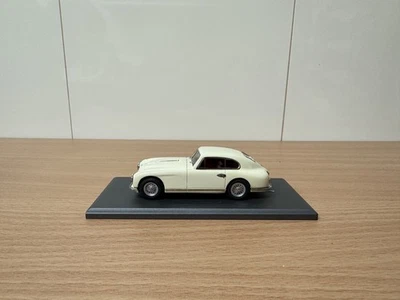 Решетка цельная Aston Martin DB2 Saloon 2-я серия CL66 1/43 SMTS - Изображение 1 из 4