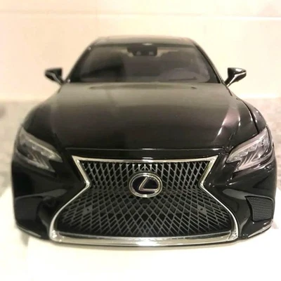 Modellino auto pressofuso scala 1/18 LEXUS LS500h nero raro regalo popolare... - Immagine 1 di 4